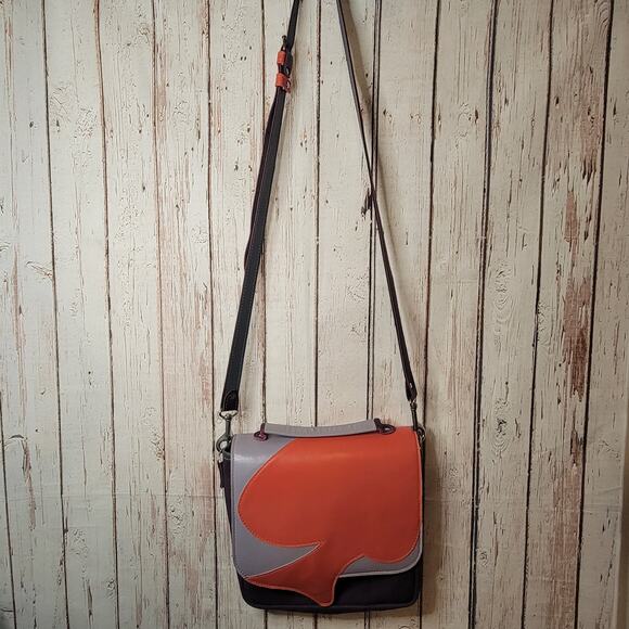 Spade Handmade Leather Crossbody Bag - Picture 3 of 9